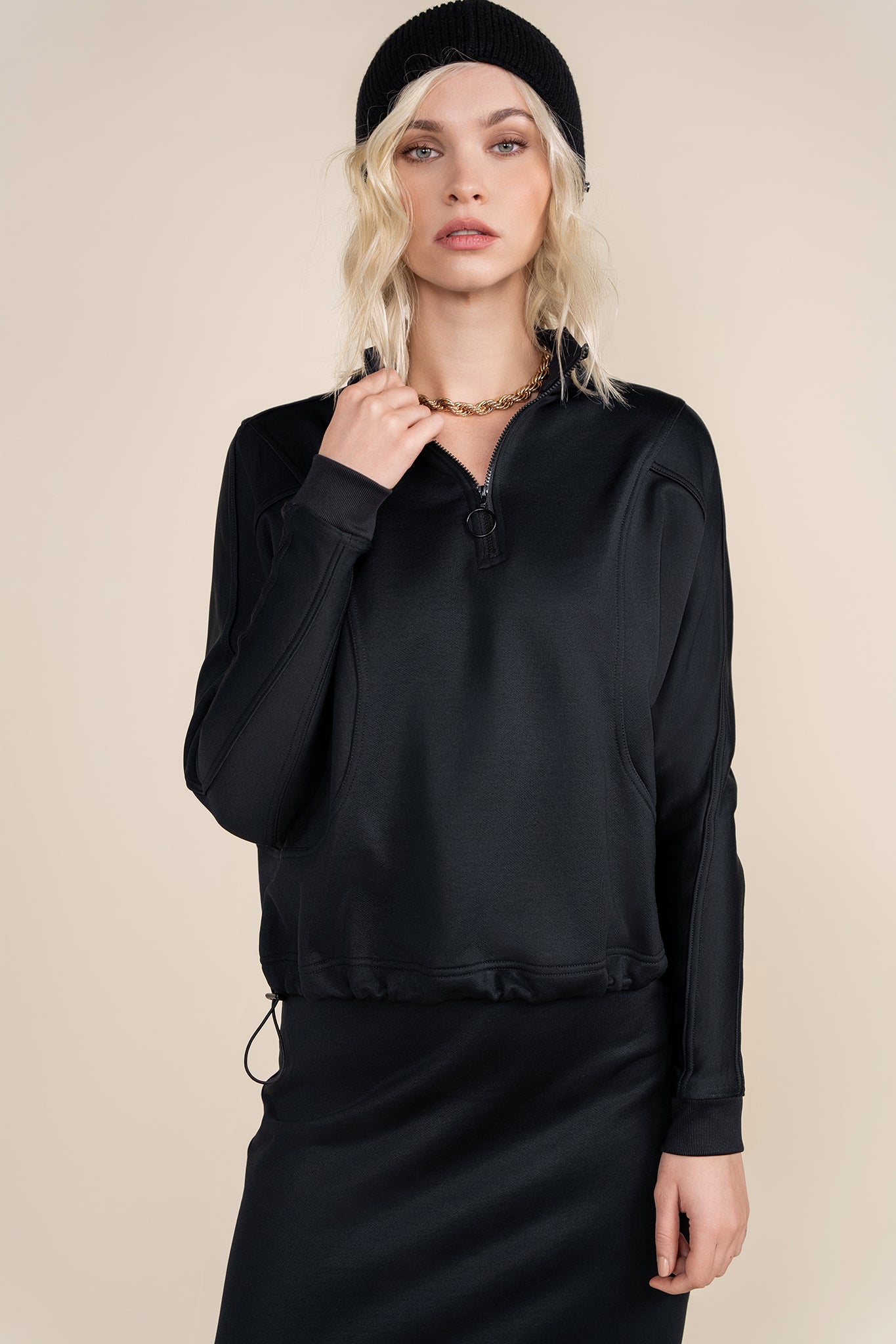 Bora Zip Top in Black