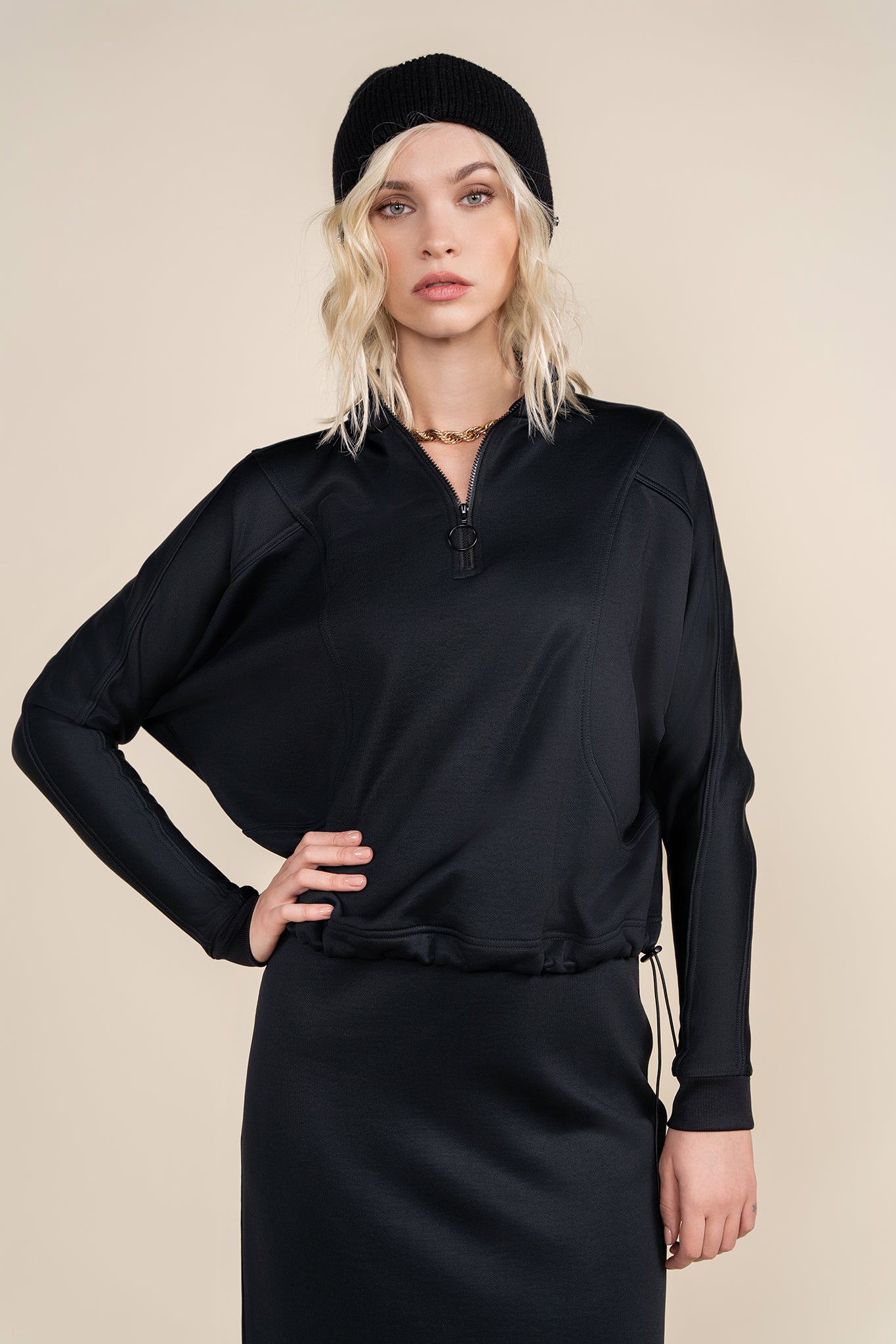 Bora Zip Top in Black