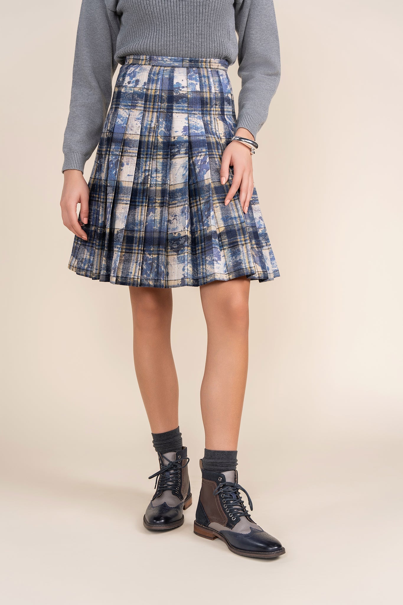 Praia Pleated Skirt in Blue Plaid